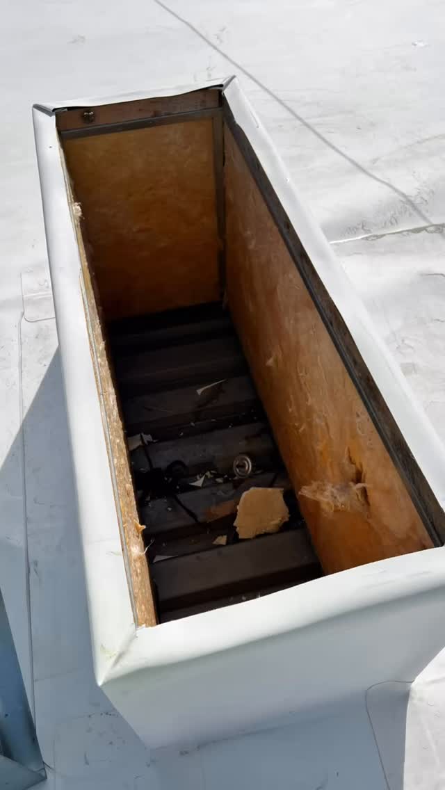 There’s still time to protect your roof before winter arrives. We can do it today! Give us a call!
☎️ (905) 341-4790
www.axtantoroofing.com
#roofing #tporoofing #roofingcontractors #roofingcompany #ontario #waterproof #axtantoroofing