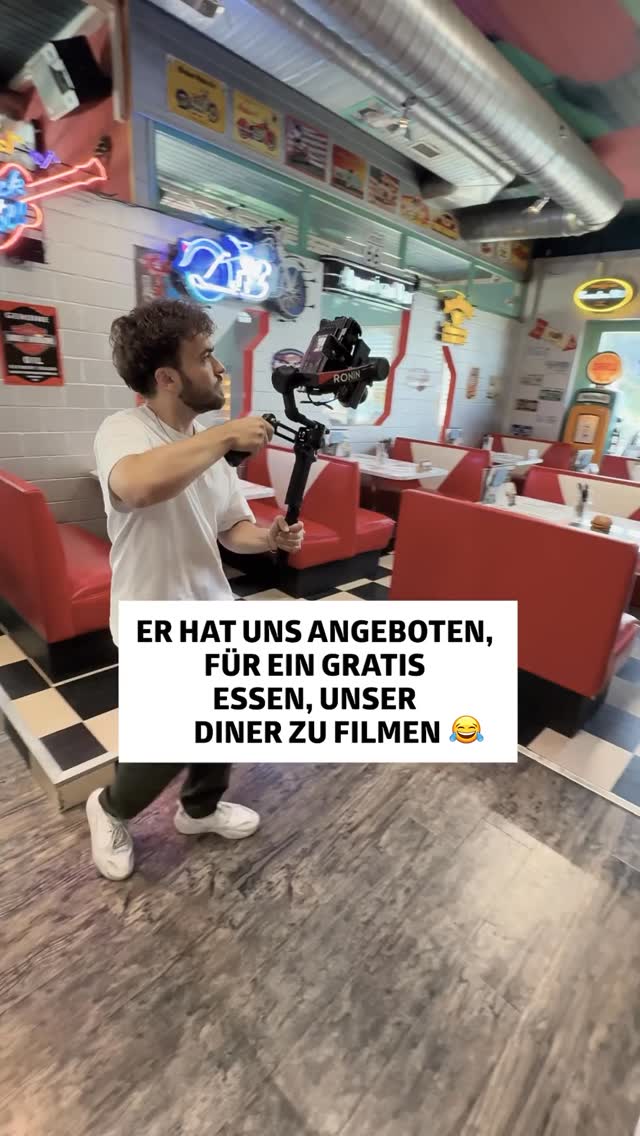 Hat sich das Gratis-Essen gelohnt?
Sagen wir so: Sie kamen für unsere Burger und gingen mit einem Werbespot🎬🔥
#newyorkcafe #burger #basel #baselland #foodspot #billiard #dart