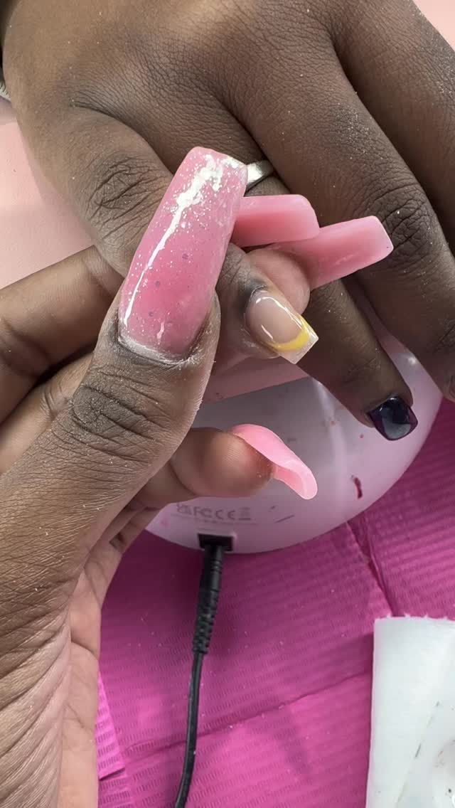 Watch me do this Coraline inspired set🤩 Halloween is approaching!
.
Follow @ronniediasianails ✨
.
.
#toledonailtech #lucascounty #maumeenailtech #sylvanianailtech #nailinspo #halloweennails #bgsu #utoledo #bowlinggreennailtech #nailideas #acrylicnails #nailart #explore