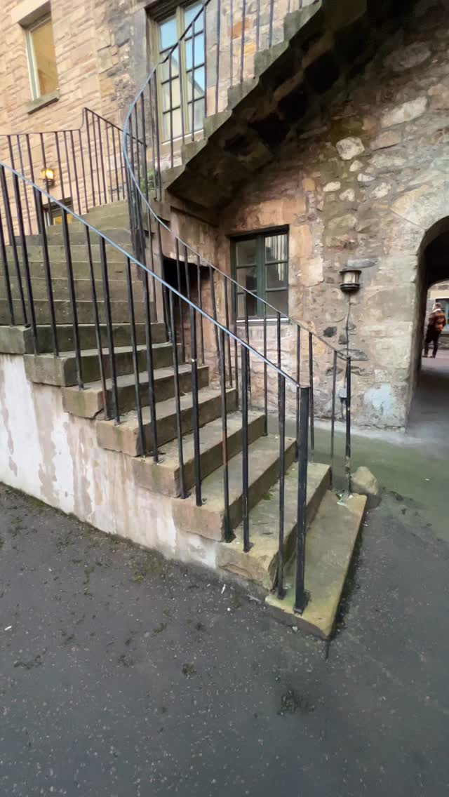 Edinburgh whispers if you slow down enough to hear it.
The closes of the Old Town.
The salt-breath air along the Leith Shore.
Stories layered in stone.
New reflective blog now live 🍂✨
Link in bio.
Which hidden corners of Edinburgh feel the most alive with history to you?
Tell me — I’d love to explore them.
#EdinburghHistory #OldTown #HiddenEdinburgh #LeithShore #EH6 #EH7 #AutumnInEdinburgh #EdinburghStreets #StoneAndStory #estateagentedinburgh