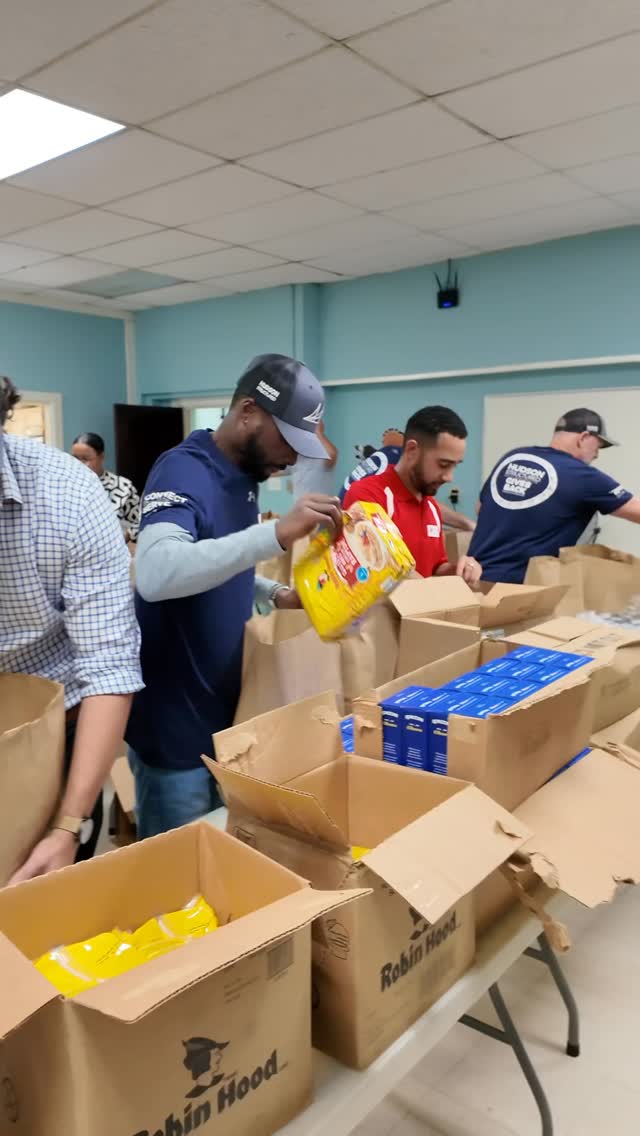 A beautiful day giving back. 💚
Future Leaders teamed up with our Platinum corporate sponsor HSCM and Adventist Community Services in St. David’s for our annual Community Service Day.
Together, we helped prepare and serve hot meals, pack food hampers, and support families in need across the community.
Afterwards, our team from Future Leaders, HSCM, and ACS held a short reflection session, reminding ourselves that while community service meets immediate needs, true impact also means looking deeper. Beyond giving back in the moment, we must stay committed to understanding and addressing the root causes of inequality that contribute to hunger, homelessness, and unaffordability; and continue advocating for long-term, systemic change.
#FutureLeadersBermuda #CommunityServiceDay #HSCMBermuda #AdventistCommunityServices