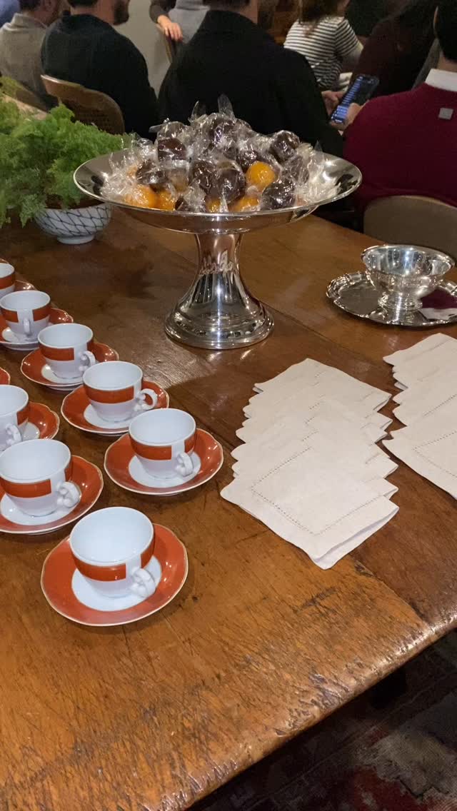 ✨O final do ano se aproxima, e com ele, os eventos corporativos ganham ainda mais importância.
Este é o momento ideal para celebrar conquistas, fortalecer laços e planejar o novo ciclo que vem aí.
Garanta sua data e programe com antecedência o seu evento corporativo, transformando este momento em uma experiência memorável.
#EventosCorporativos
#FinalDeAno
#Planejamento
#Networking
#ExperiênciasQueConectam
#servicodebuffet
#marcelamaragliano