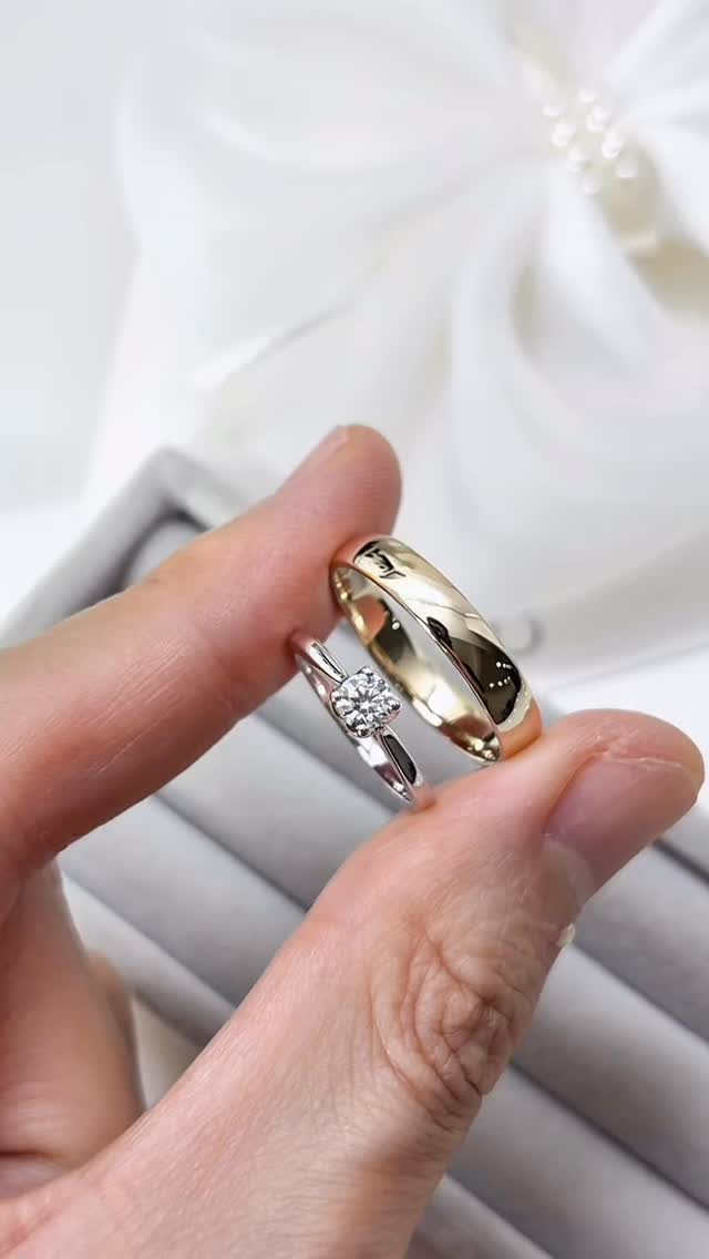 ยินดีด้วยกับคุณเบลครับผม ขอบคุณที่ให้เราเป็นส่วนหนึ่งในวันสำคัญของทั้งสองท่านนะครับ • แหวนเจ้าสาว เพชรชู GIA 0.29กะรัต น้ำ100 D Color VS2 3EX NONE และแหวนเกลี้ยงสำหรับคุณผู้ชายครับ • 18K White Gold ✨💍
.
Budget : 5x,xxx THB +/-
.
ลูกค้าที่สนใจแวะมาชมสินค้า รบกวนนัดหมายล่วงหน้าก่อนนิดนึงนะครับ ☺️
.
ตัวเรือนทองแท้18K พร้อมเพชรใบเซอร์ GIA สำหรับขนาด 0.18 กะรัตขึ้นไปทุกเม็ด
.
หน้าร้านใกล้ BTS เพลินจิต พร้อมบริการหลังการขายทุกเรื่อง ดูแลลูกค้ามาแล้วกว่าสองพันคู่ ชมรีวิวจากลูกค้าได้ที่ >> https://www.minimojewelry.com/testimonial
.
ดูแบบแหวนทั้งหมดได้ที่ —> https://www.minimojewelry.com/weddingringsdesign
.
** แถมฟรี เลเซอร์สลักชื่อ เลือก Font ที่ชอบได้
** พร้อมกล่องแหวนสวยๆสำหรับเข้าพิธี
.
💎 Inbox: m.me/minimo.jewelry
💎 Line: @minimo.jewelry (มี @)
💎 Web: http://minimojewelry.com
💎 Call: 092-456-9509
.
** เนื่องจากงานของทางร้านเป็นงานสั่งทำตามความต้องการของลูกค้า ราคาจึงอาจมีการปรับเปลี่ยนตามดีไซน์ สเปคเพชร ไซส์แหวน และราคาทอง/เพชร ในแต่ละช่วงเวลาครับ
.
#minimojewelry #แหวนคู่ #แหวนแต่งงาน #แหวนเพชร #แหวนหมั้น #diamond #diamondring #แหวนเพชรแท้ #เพชรGIA #engagementring #ทองแท้ #เพชรแท้ #weddingring #เพชรแท้ราคาโรงงาน #แหวนเพชรGIA #weddingring #แหวนชู #แหวนหมั้น #ring #ใบเซอร์gia #เพชรน้ำ100 #งานแต่งงาน #เซอร์ไพรส์ขอแต่งงาน #ขอแต่งงาน #ແຫວນແຕ່ງງານ #ງານແຕ່ງດອງ #ຮ້ານເພັດ #ແຫວນແຕ່ງດອງ