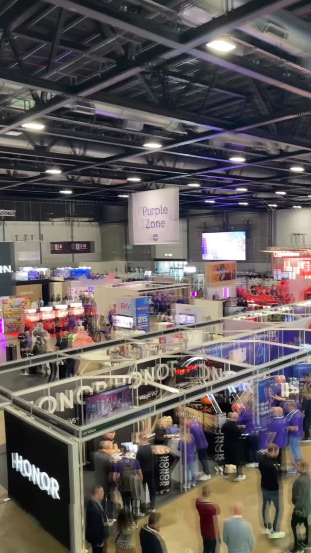 Who doesn’t love new tech? Our recent excursion was packed with so many cutting edge devices. From buzzing Bosch washers, to crisp Sonos speakers, it was a really interesting peek behind the curtain.
#tech #stylo #technology #showcase