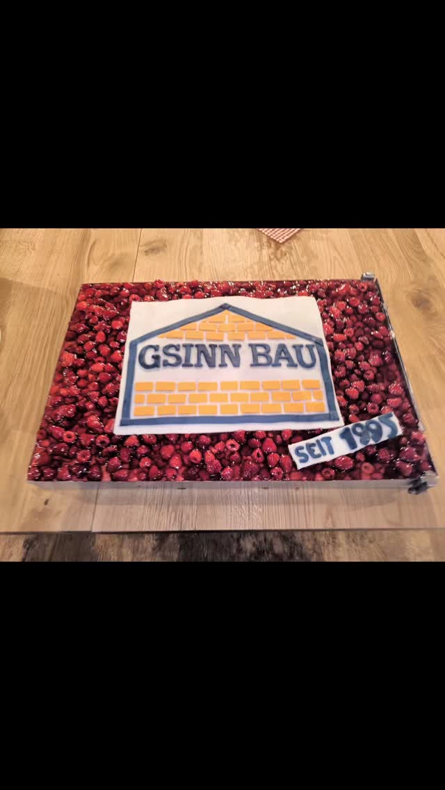 Letztes Wochenende feierten wir mit zahlreichen treuen Weggefährten und Geschäftspartnern unser 30ig jähriges Firmenjubiläum. Ausgelassene Stimmung bei toller Musik und leckerem Essen.
Schee war's!!
Danke an alle Gäste, für die überreichten Geschenke und Glückwünsche!