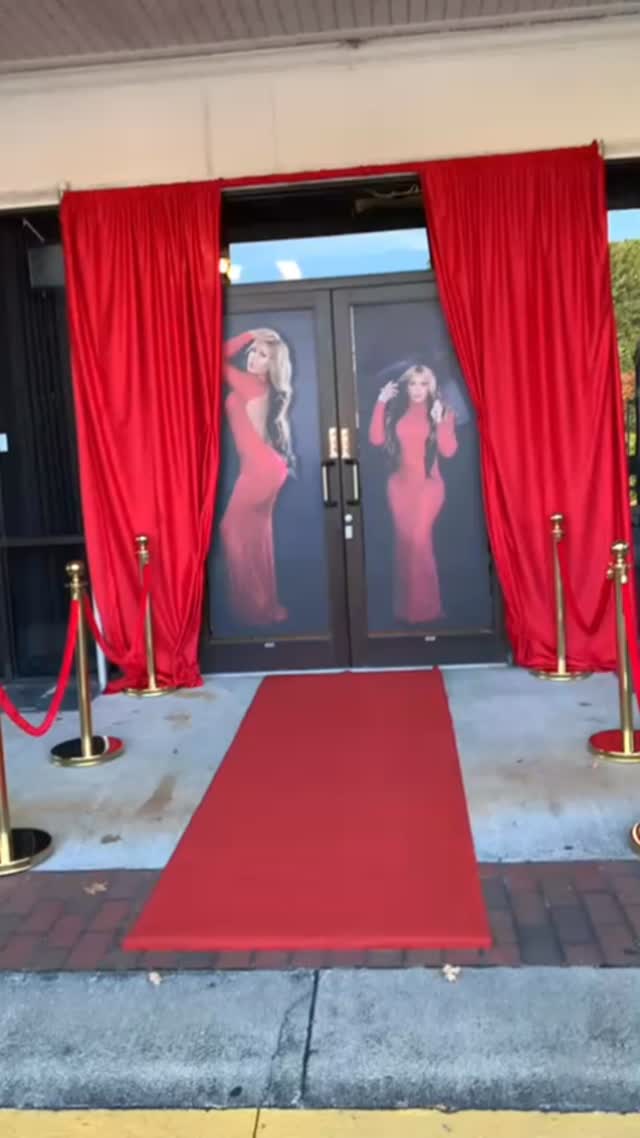 Luxury decor, drapery installation and rentals to transform this hair salon into a beautiful birthday celebration #partyrentalsatlanta #eventrentalsatlanta #luxurychairrentals #georgiapartyrentals #chairrentalsatlanta #luxurychairrentalsatl