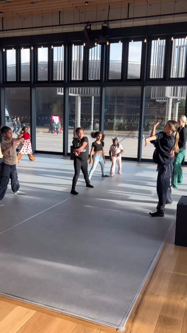 What an incredible day at Sadler’s Wells East! 💃✨
@sadlers_wells
Our SWAPA young people had an amazing time at the half-term dance workshop— full of energy, creativity, and joy. So proud of everyone who took part! 🌟
A huge thank you to @ekleido for the fantastic workshop our young people had the BEST time! Looking forward to the next one🥳
#SWAPA #SadlersWellsEast #DanceWorkshop #CreativeYouth