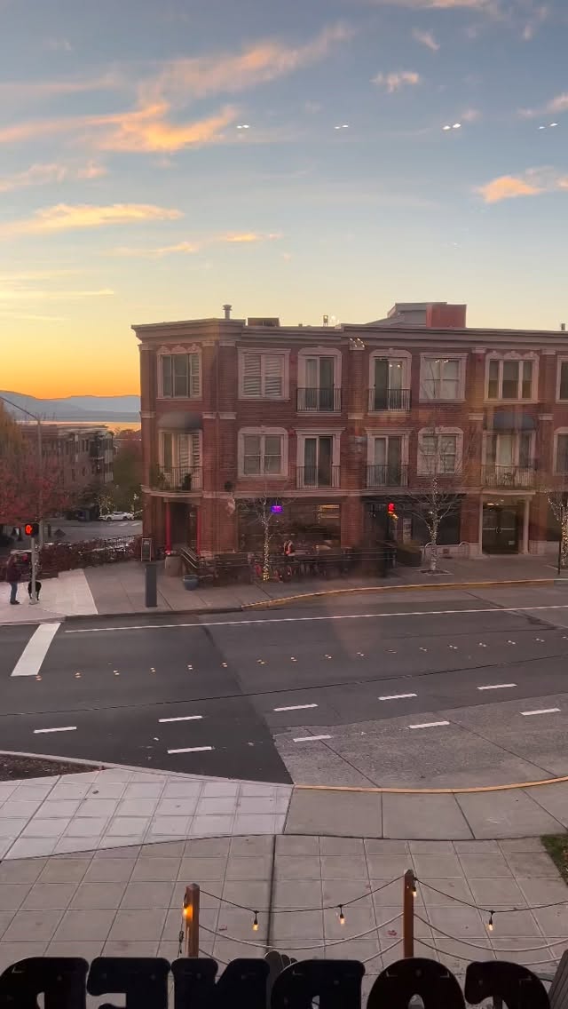 As the sun sank beneath the horizon tonight, the windows of our Bellingham Gallery glowed with soft peach and amber light, illuminating clouds that rippled like painted silk across the sky. Their shifting patterns filled the evening with movement and wonder, a reminder that beauty is always changing but never gone.
Come visit the Peter James Gallery in Fairhaven for a dose of sunshine and color to brighten your evenings as the days grow shorter.
Hashtags:
#PeterJamesPhotoGallery #BellinghamGallery #FairhavenWA #BellinghamBay #PNWPhotography #PacificNorthwestArt #WindowsToTheWild #SunsetClouds #PeachAndAmber #BellinghamSunset #GalleryView #NatureThroughArt #ArtAndNature #PNWBeauty #CloudPatterns #KeepersOfTheLight #CoastalGlow