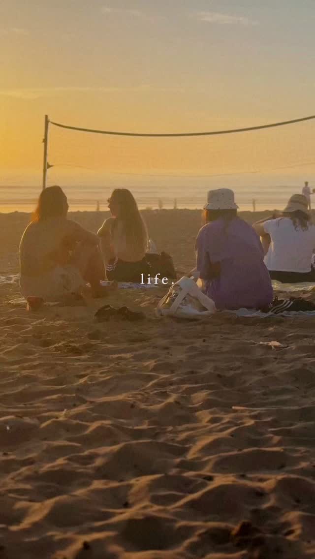 Surf season is back — and so are the golden evenings we love 🌅🏄♀️
#melosurfandyoga #surfingmorocco #taghazout #morocco #enjoy #surf #surfing #travel #yoga #taghazoutbay #yogaretreats #solotravel