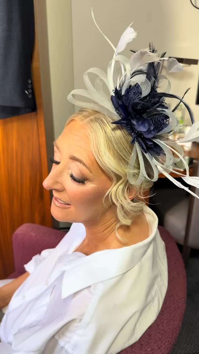 Effortless elegance for the bride’s lovely mum-in-law 🤍
Low bun, soft glam, and the perfect finishing touch — her fascinator.
#WeddingMorning #SoftGlam #MumInLawOfTheBride #PetitjeanBridal#mua #bride