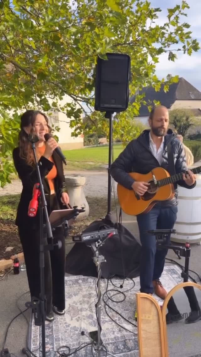Wunderschöner Herbsttag, chillige Backgroundmusik von eurem Lieblings-Acousticduo…was braucht man mehr für eine gelungene Agape? 😉🥰
🎥 @juliaschlinke
#pricetag #acousticduo #herbst #agape