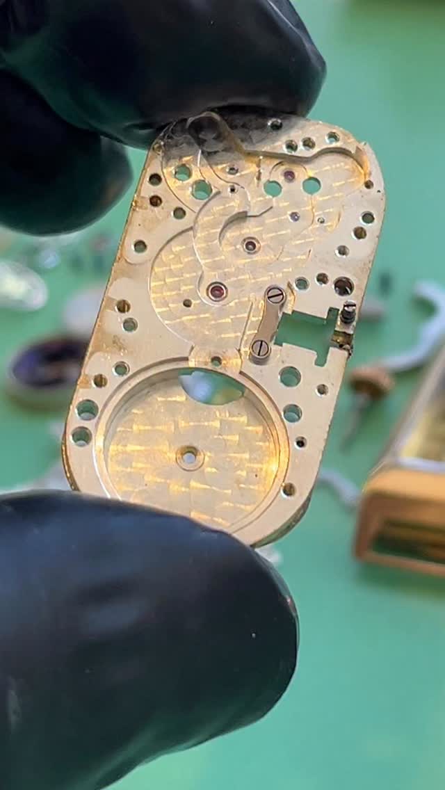 Just brought this 1939 gold Rolex Prince back to life, and what a feeling!
A true piece of horological history, now ticking beautifully again after decades of silence. These early Rolex Princes were renowned for their rectangular cases and precision chronometer movements, elegant, refined, and far ahead of their time.
It’s always a proud moment to see something this special running once more.
Preservation over restoration, keeping history alive, one watch at a time.