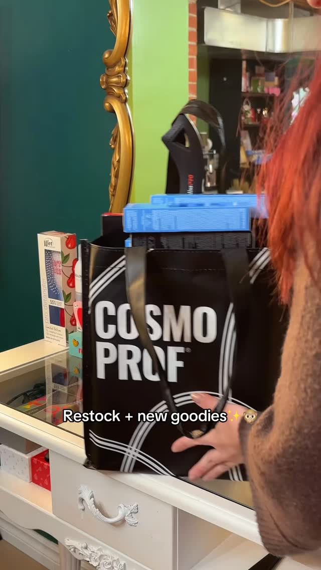 I love new hair products 💖💫 @cosmoprofbeauty
#hair #haircare #hairproducts #hairstylist #cosmoprof