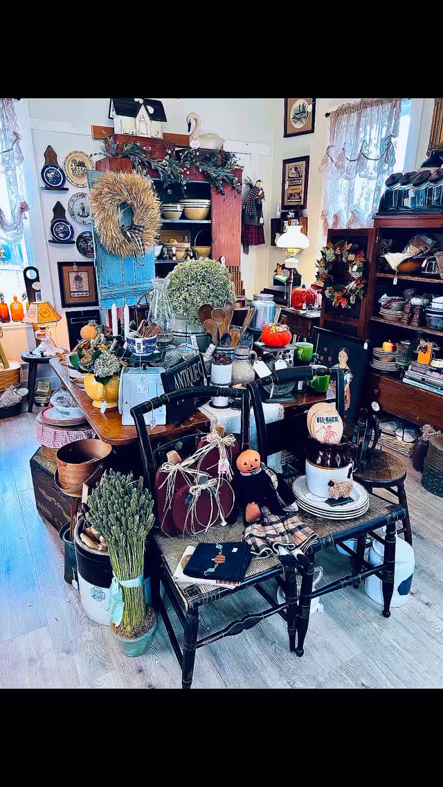 ✨ Come with us and step into a world of imagination…
Visit Kristina’s Keepsakes Cottage at Tomato Factory — a cozy corner filled with vintage charm, antique treasures, and one-of-a-kind finds. From delicate florals and timeless décor to nostalgic pieces that spark memories, every detail tells a story.
Visit The Cottage at the front of Tomato Factory’s main entrance and find something truly unique for you and your home! 🤍