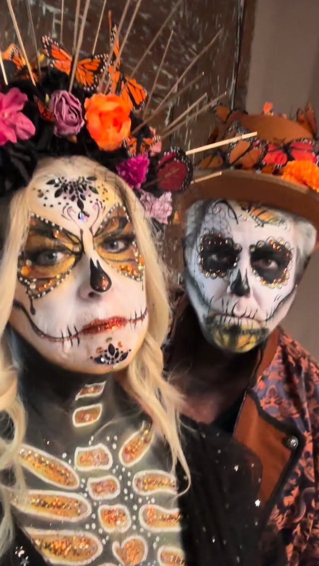 Another amazing Dia de Los Muertos
Truly an amazing experience that never disappoints
If you haven’t ever experienced this amazing, cultural event, put it on your bucket list. You’ll be so happy you did.
As usual, amazing pageantry, amazing memories made with very special people
Muchas gracias San Miguel ..
.
.
.
.
.
#PKD #díadelosmuertos #sanmigueldeallende❤️