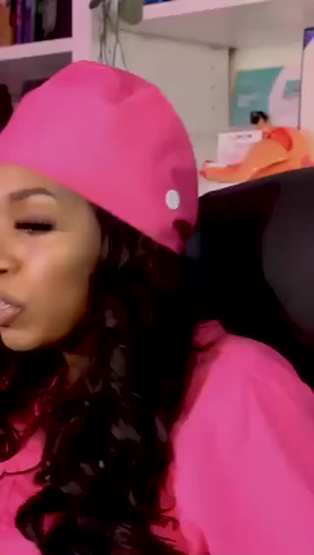 Naomie The Beauty Nurse is all about making smart choices for her health, and that includes her oral care routine! 🦷💚
She chooses:
✔ Healthy gums 🦷
✔ Fluoride-free toothpaste 🌱
✔ Oral health that supports total wellness 😁
If she trusts Harmony Fresh Smiles for a bright, healthy smile—why not you? 💚
📲 Make the switch today & put your health first!
#HarmonyFresh #HarmonyFreshSmiles #DelvaSharper #NaomieTheBeautyNurse #HealthySmiles #FluorideFree #NaturalToothpaste #FreshBreath #OralHealth #Toothpaste #Veneers #FYP