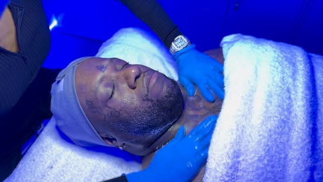 ✨A good Customized Facial doesn’t just cleanse the skin—it detoxes the pores beneath the beard, softens coarse hair, prevents ingrowns, and keeps your skin smooth and balanced. 🧖🏾♂️💆🏾♂️
At Luminance Beauty & Body, we use advanced hydro-dermabrasion, microdermabrasion and oxygen infusion technology to deeply cleanse, hydrate, and refresh men’s skin from beard to brow.
Because healthy skin isn’t just for her—it’s for him too. 👑
✨ Book your Customized Facial today and experience the difference in your beard, skin, and confidence. Link in bio.
#LuminanceBeautyBody #MensFacial #BeardCare #HydroDermabrasion #AtlantaEsthetician #RoswellSpa #esthetician #hydrafaci̇al #atlantaspa #atlesthetician #hydrofacial #atlanta ##atlspa #atlesthetician #atlfacials #skinbase #MenSkincare #OxygenFacial #GroomingGoals #GlowForMen #GlowUp #atlchemicalpeels #atldermaplaning