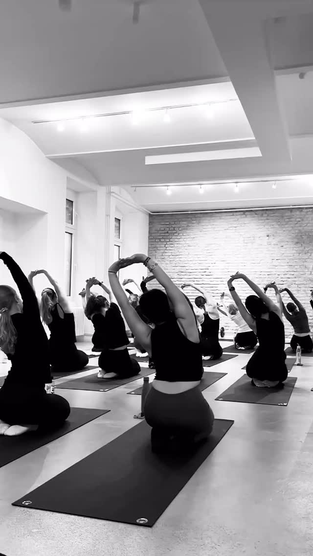 ✨ Still glowing from our MOVE & CONNECT pilates event with @offlinegirls.official @loudandclear.agency @loudandclear.agency @cleangirlathletics @rocque.co
You showed up. You moved. You connected. You shined.
Wanna bring your own magic to our space?
Let’s create something together — reach out ✨#yeah #pilates #community #connection #yeahstudio.berlin #pilatesevent #eventspace