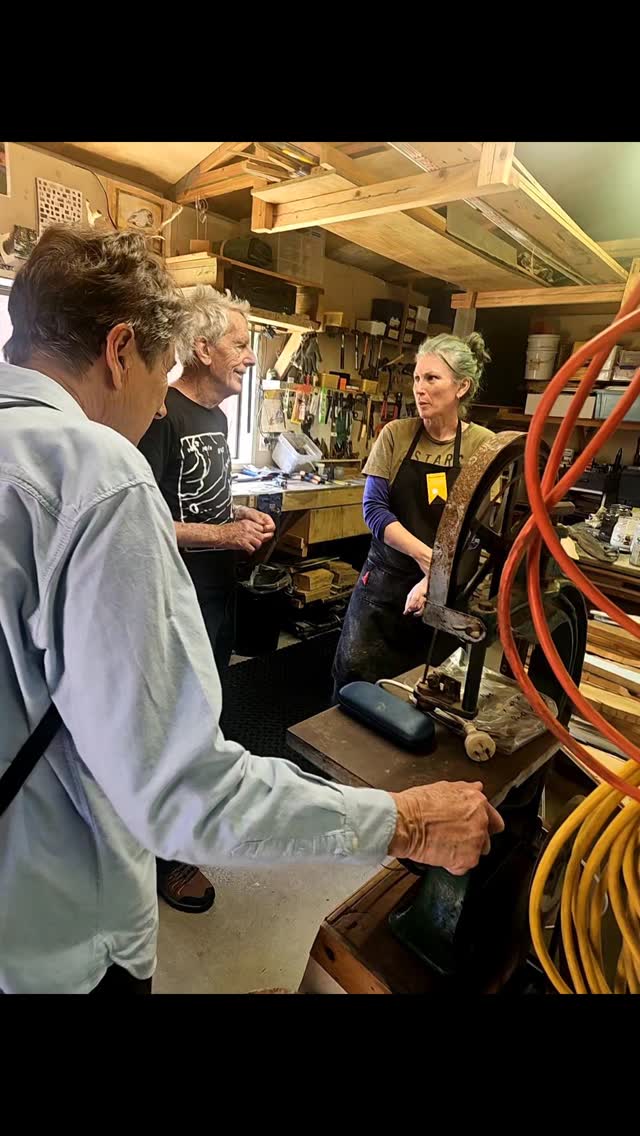 Next stop on the @friends_of_gbag_llc arts trail bus trip was @claire_jensen_art in opunaki.
Highly skilled and accomplished sculptor, Claire had the tour enthralled with the sculting process and thinking behind the art.
#taranakiartstrail #artist #art #taranaki #sculpture #taranakilikenoother #supportlocalartists