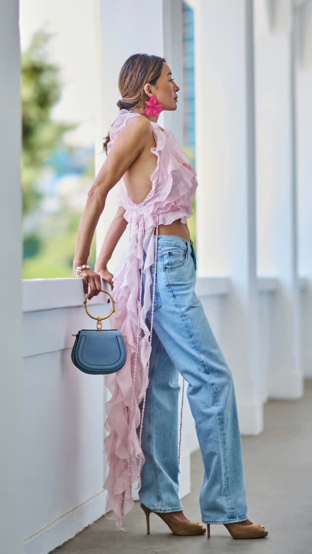 Coastal glow with a touch of luxe ✨🌸
Falling for this dreamy mix of blush pink shell-adorned top by Zimmermann, laid-back blue denim from Agolde, and those soft beige suede heels by JimmyChoo that whisper elegance with every step.
Tied together with the Mini Chloé Nile crossbody in blue leather and a hint of timeless glamour — Chanel CC pearl necklace tied around the wrist. Because effortless doesn’t mean ordinary. 💙
🐚 Blush Pink shell-adorned top @zimmermann
🐚 Blue denim @agolde
🐚 Mini Nile Crossbody bag in delicate blue leather @chloe
🐚 CC pearl necklace @chanelofficial
🐚 Suede open toe pumps @jimmychoo
Discover this look and more curated gems at our upcoming pop-up!
📅 Fri 14 Nov & Sat 15 Nov
📍 Ida’s, Gillman Barracks
Styled by @life_by_tui & @onesoulmanystories
📸 Captured by @benygan.photographer
#OOTD #onesoulmanystories #PopUpSG #shoppingsg #MindfulShopping #circularfashion #sustainablesingapore #sgfashion #eventsingapore #popupsg #shopbetter #shopsellrepeat #Zimmermann #Agolde #JimmyChoo #Chloe #Chanel #StyleInspo #CoastalChic #EffortlessElegance #EverydayLuxury