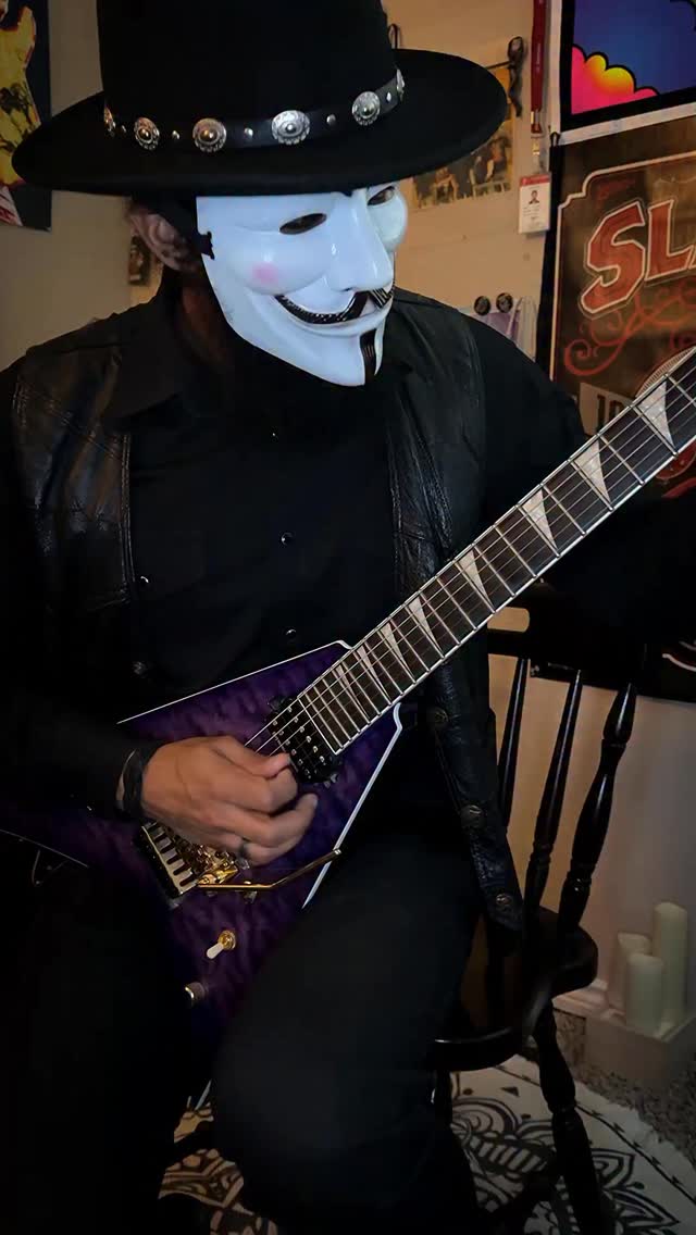 Who can guess this tune?
•
#hyphenthazhath #onemanband #multiinstrumentalist #guitarist #fusion #rock #bollywood #tollywood #mollywood #nostalgia #classic #songs #evergreen #arrahman #hits #houston #texas