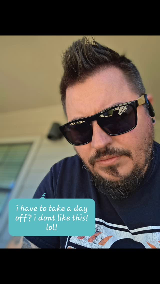 what should I do!?!.... Can't work!
.
.
.
#wtf #inklife #dadlife #dontstop #getit #ftw
#mttattoos #inkcouturetattoos #life #anxious