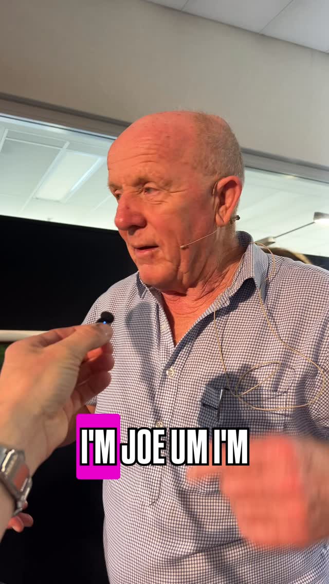 Presenting Joe, our auctioneer for this evening!
*
It’s filling up and looking like it’s going to be a cracking night 🤩