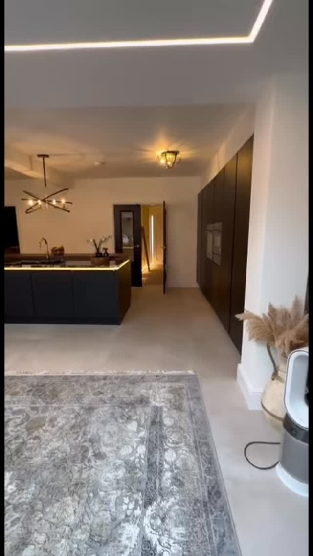 Black & Walnut, The Perfect Balance Of Luxury + Warmth ✨
Designed And Supplied By Sheths.
A striking combination of black and walnut brings modern depth and warmth into this Nobilia kitchen, elevated with premium gold details from the Quooker tap to the seamless handleless rails that catch the light in all the right places. NEFF appliances ensure performance matches the elegance, delivering a space that’s not only visually bold but built for everyday living. A contemporary design statement that blends luxury finishes with smart functionality — this is what modern kitchen perfection looks like. ✨🍽️🖤
#kitchen #kitchendesign #luxuryhomes #interiordesign #homedecor #kitcheninspo #dreamkitchen #modernhome #interiors #homeinspiration #kitchen #architecture #home #uk #lancashire #northwest #