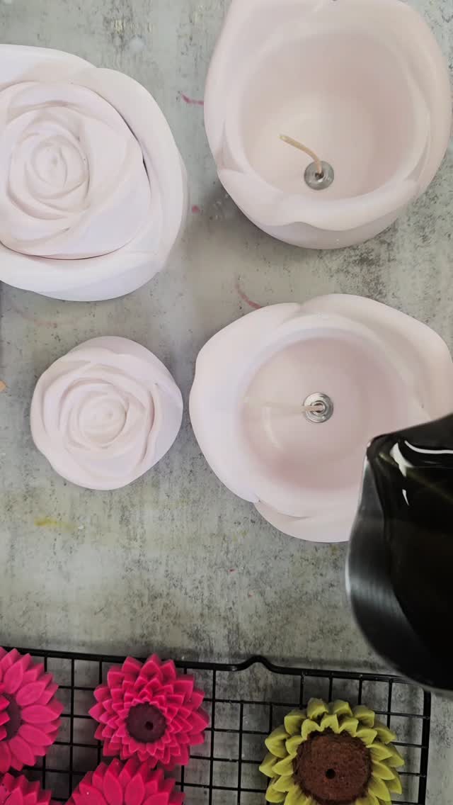 Roasted Chestnut fragrance Scent with Beautiful
Rose Jar coming soon.
#candlelover #candleshop #candle #giftideas #smallbiz