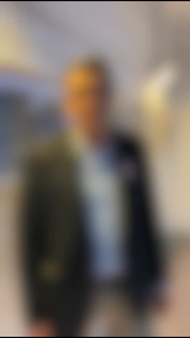 Nuestro compromiso es con las y los estudiantes. Una Universidad Distrital que ofrece calidad educativa, más apoyo a la investigación y vinculación al mundo laboral con prácticas laborales. Además, garantía de acceso a pasajes con TransMilenio y comida caliente en nuestras sedes.
Una Universidad de sus estudiantes, una rectoría de puertas abiertas con participación y veeduría. Somos #CreemosEnUD.
Conoce más en www.pabloegarzon.com
Apoyamos este jueves 30 de octubre votando 🗳en la Consulta Universitaria, marcando en el tarjetón el 02.