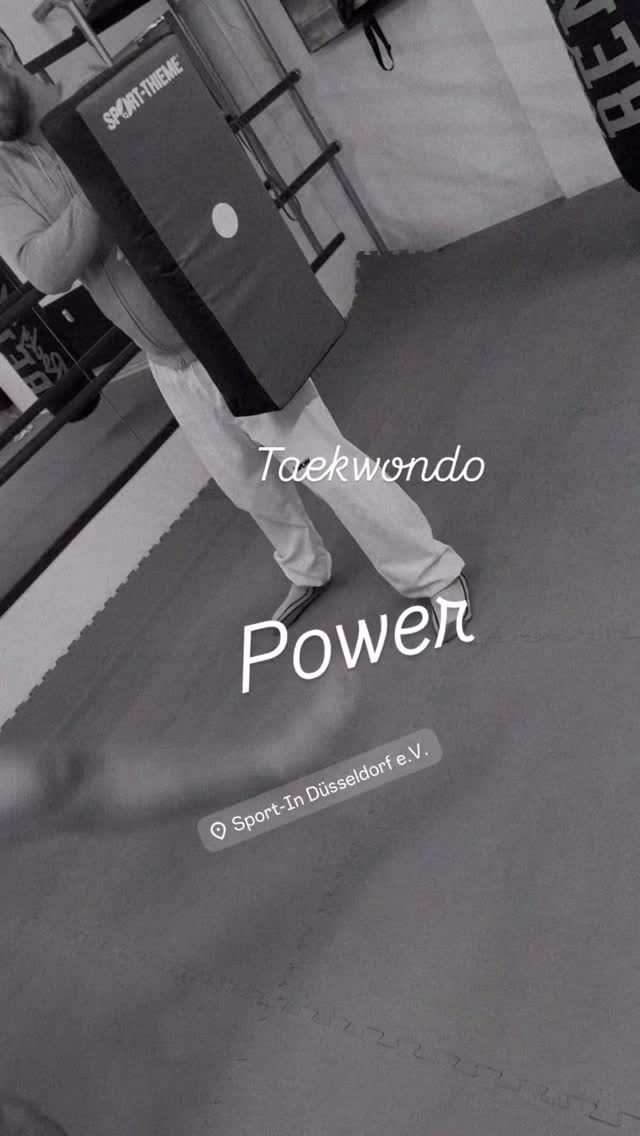 #taekwondo by Inan Tunc #sport #family #spaß #derendorf #pempelfort #familie #spass #kicks #düsseldorf #bewegung #team #teamwork #vereinsleben #mma #lachen #girl #girlspower