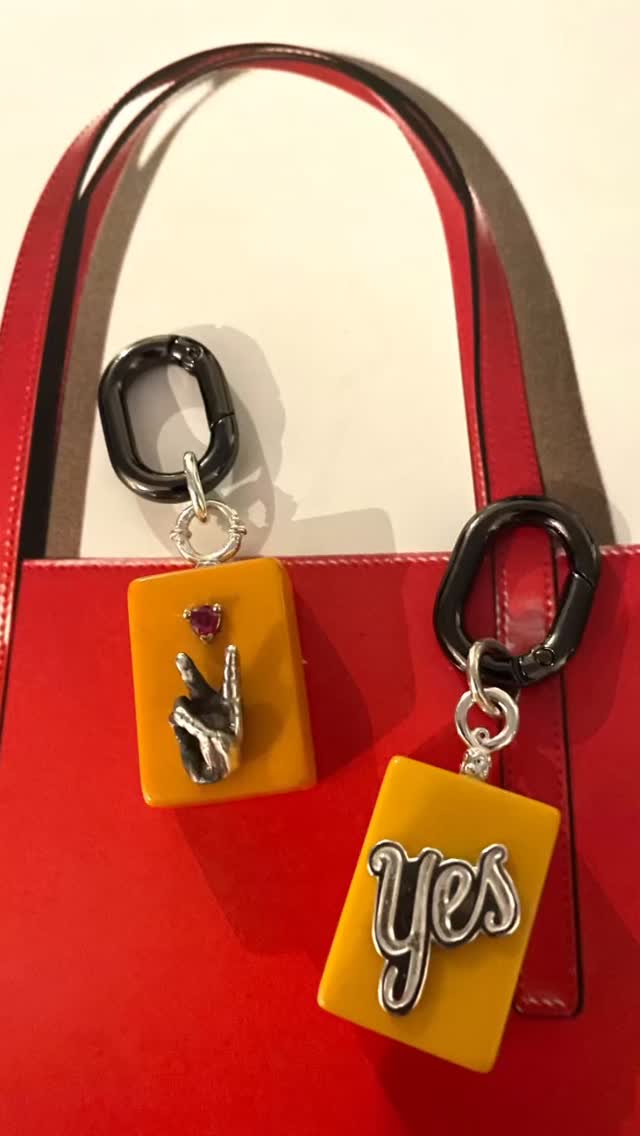 When you’re out and about #uniquejewelrydesign #artist #artistjewelrydesigner #unique #artistjewelrydesigner #one #artistjewelrydesigner #one #one #artistjewelry #finejewelry #oneofakindjewelry #