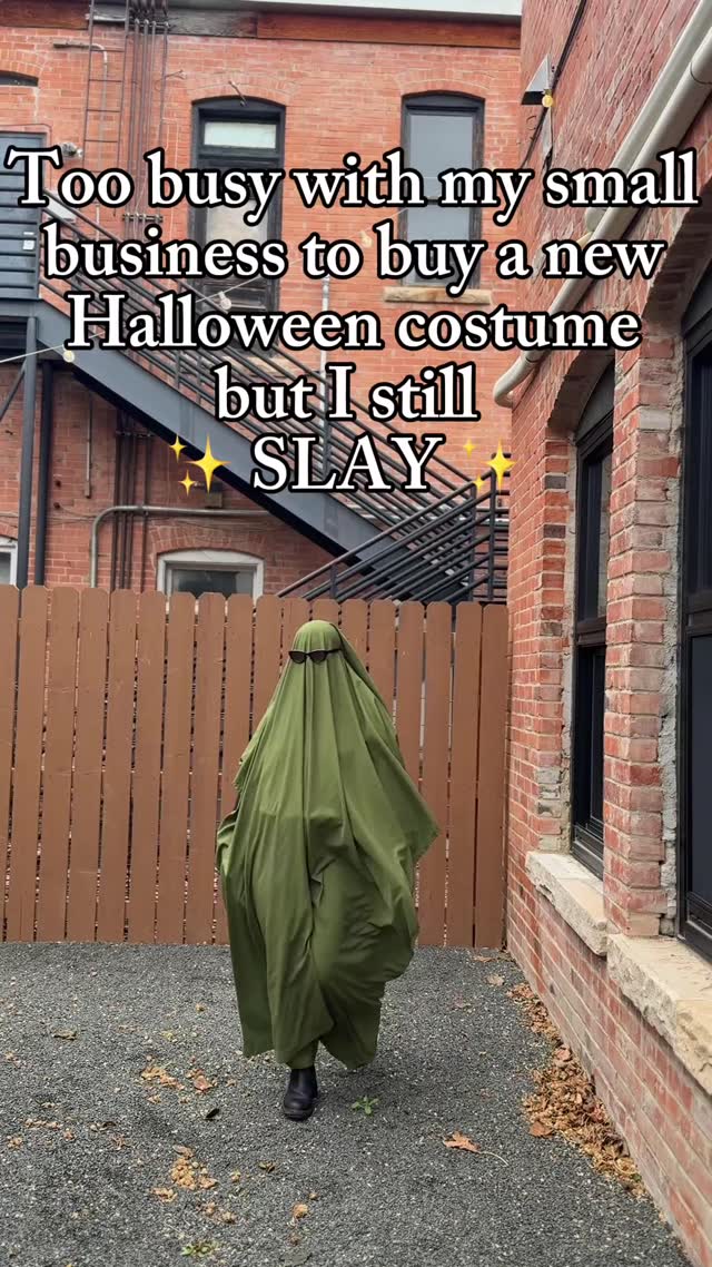 Okay I have a literal costume box, BUT like how cute would these colorful ghosties be!? 👻 💜💚💙💕🖤
#halloween2025 #costumeideas #ghostcostume #ghostslay #smallbusinessowner #womenowned #massagetherapist #massagetherapy #massagetablesetup #massagetablesheets #massagesheets #spathreads #soloesthetician #sparoom #treatmenttable #spainspo