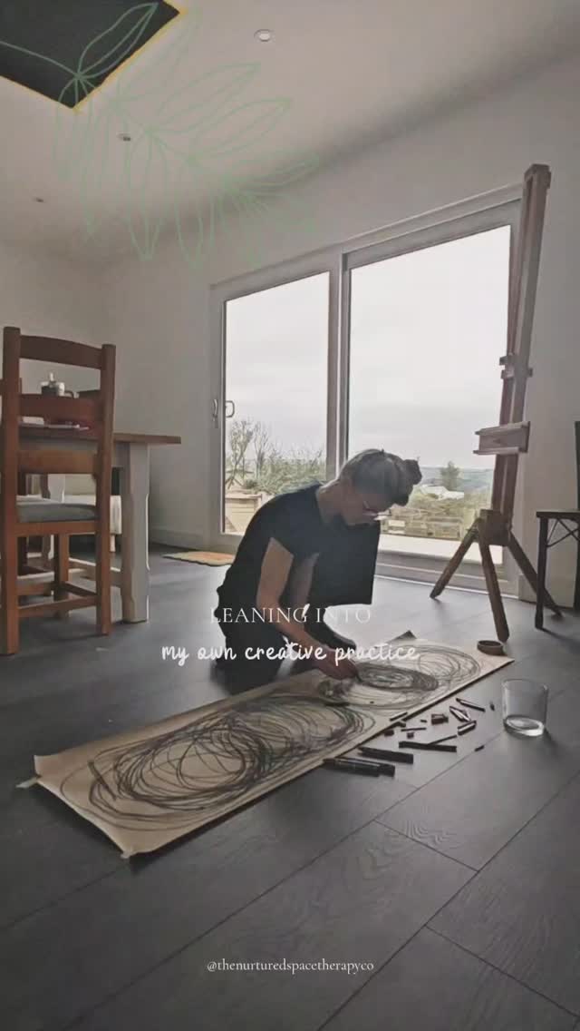 Pouring a little of myself into my own art making is a way to ground and come back to my body, and being an EMDR Therapist, integrating bilateral (side to side) movement helps regulate and process my emotional experience outside of my body 🤍