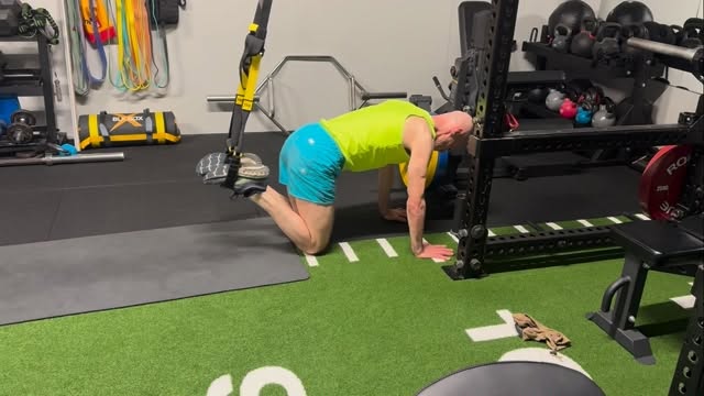 Was super lucky to have Damien Smyth in the clinic this evening to show off his TRX skills for an upcoming project. Something for our @unoxteam to try in the off season to build some core strength 😊😎 #dundalkosteo #dundalkosteopath #dundalkosteopathyclinic #dundalksportsmedicine #shoulderstrength #corestrengthening #trxcore #corestability