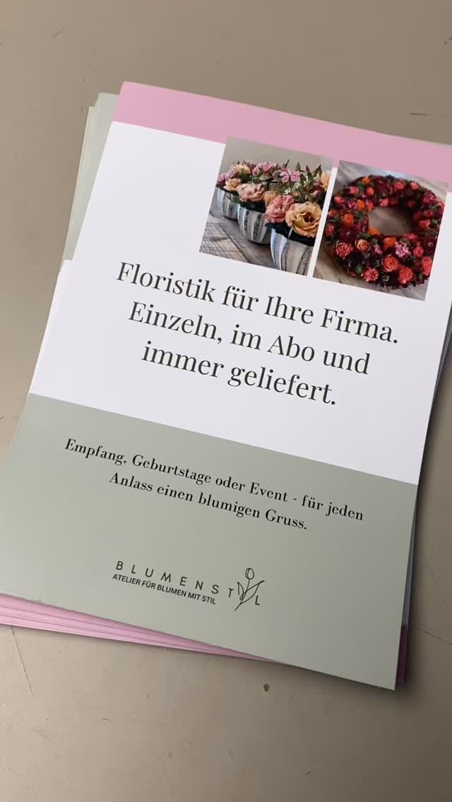 Auch das gehört zum Beruf: das Akquirieren von Neukunden. Mit den schönen Flyern von Nicole @flowon_onlinemarketing geht es fast von selbst😉 Und mit den hübschen kleinen Blumengrüssen dazu habe ich den Herbst nochmals eingefangen.
#neukundengewinnung#neukundenaquise#lokal
#dürnten#floristin#meisterfloristik#blumenabo #blumengruss#blumenfürsbüro#herbst#grün
#marketing#sichtbarkeit#kmu#kmuschweiz
BLUMENABO
BLUMENSTRAUSS
NEUKUNDEN
BLUMENGRUSS
FIRMENFLORISTIK