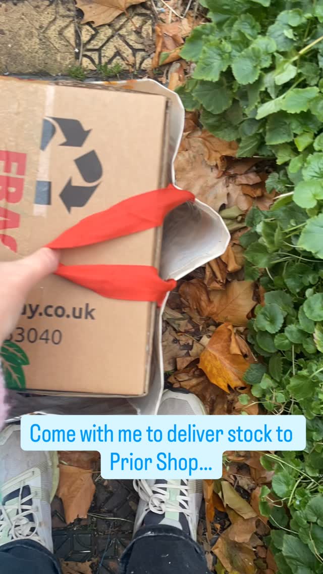 It’s so close I can deliver on foot… go well little mugs. Hope the guys at @priorshopbristol like them! #priorshop #jenmakespots #bristolmakers