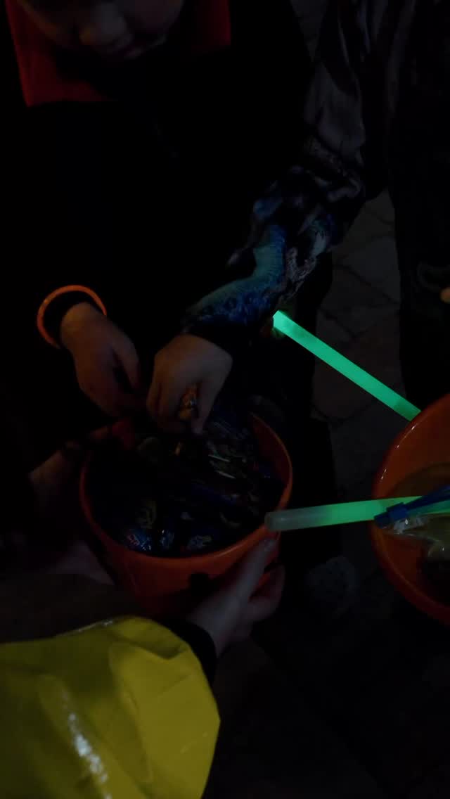 What a magical Halloween night @knutsfordpumpkinpath .🎃
We loved seeing everyone’s amazing costumes!
Same again next year! 🕯️🕸️
-
-
-
#knutsford #bbq #smokehouse #restaurant #cheshire #manchester #halloween #pumpkinpath