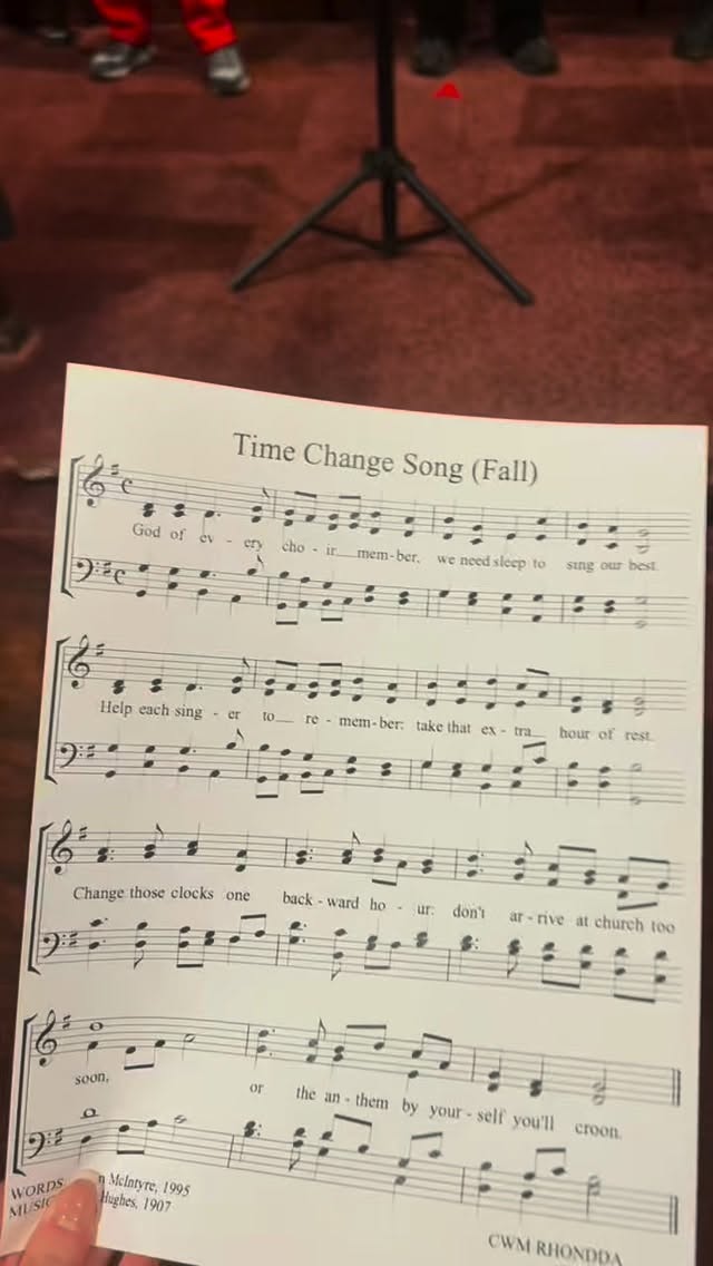 Don’t miss worship tomorrow!⏰ Here’s FUMCOG’s choir singing a joyful reminder that the clocks ⬇️ fall back tonight! 🎶