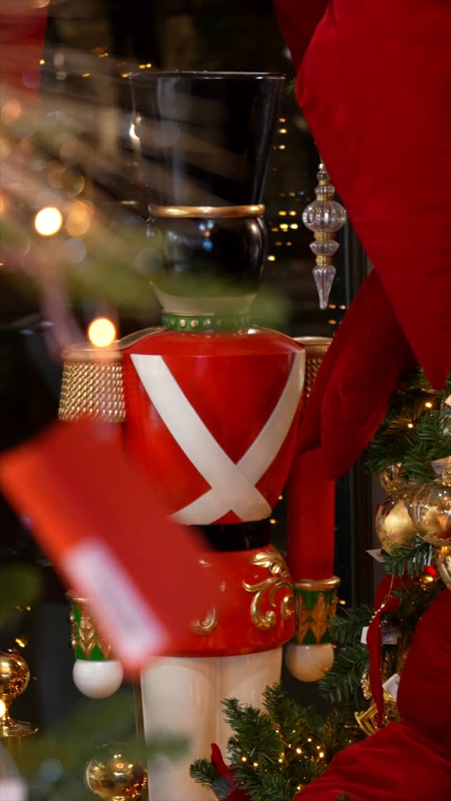 Welcome to Christmas season!🎄
Step into Christmas at our boutique — we’re waiting for you!
And don’t miss our first holiday party
on November 13, 2025. 🎁🥂
Kärntner Ring 9/64, 1010 Wien