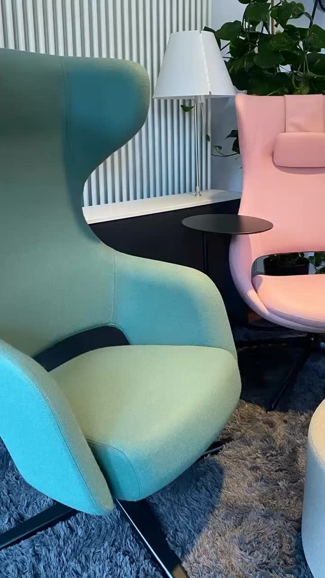 ☕️ oder 🍵 – das ist hier die Frage 😄
Bei unserem WKS Teamgeflüster geht’s heute um die wohl wichtigste Entscheidung des Tages: Kaffee oder Tee?
Und ihr so?
.
.
.
#WKSInsight #Bürogeflüster #KaffeeOderTee #TeamKaffee #TeamTee #OfficeVibes