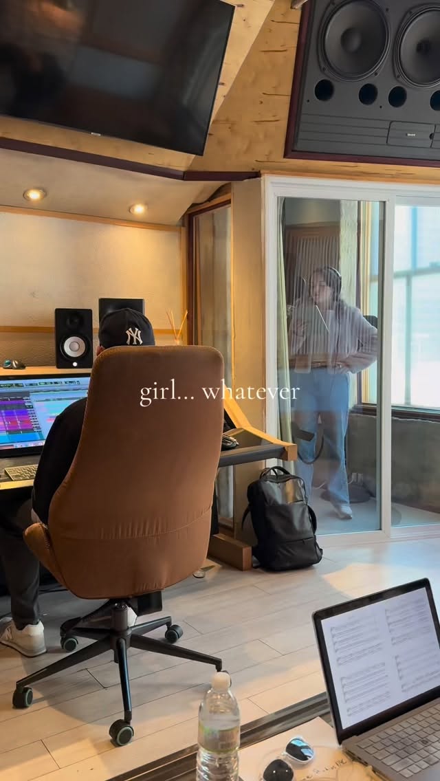 literally whatever 🎤✨🤍
#tiktok #actress #musicaltheatre #nyc