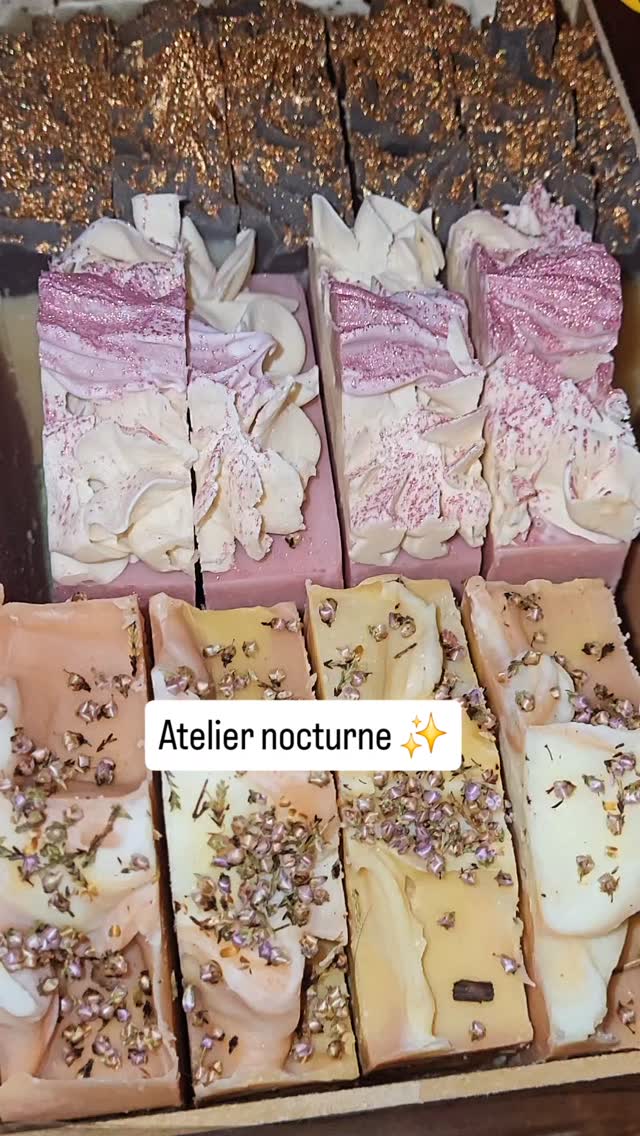 Atelier Nocturne et Pailettes ✨️😋
Les vacances sont finies ! 😅
#savonsurgras #saponificationafroid