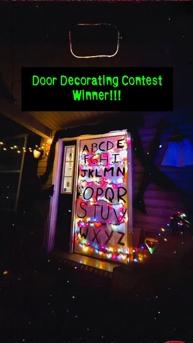 Congratulations to our Halloween Door Decorating Contest Winner!!! 🎃👻 Stop by the office / clubhouse Monday afternoon to pick up your prize! 💵 #eaglepoint #downtownkutztown #KU #kutztownuniversity #goldenbears #collegelife #livehowyouwantto #halloweencontest #halloween