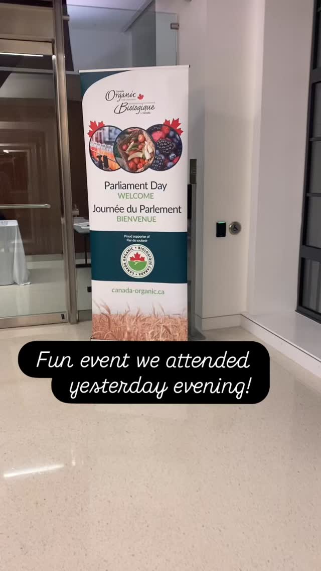 Eating organic can significantly reduce your exposure to chemicals that disrupt your hormones and fertility.
Studies show that people who switch to an organic diet see their levels of pesticide residues drop within just a few days!
For women, these chemicals can interfere with ovulation, egg quality, and implantation.
For men, they may reduce sperm count and motility.
✨ Start where you can: buy organic versions of the “Dirty Dozen,” support local farmers who aren’t certified but don’t spray, or grow a few herbs at home.
Even a small swap will lower your body’s toxic load and support a healthier hormonal environment for conception!
#infertility #preconceptioncare #functionalmedicine #holistichealth #organic