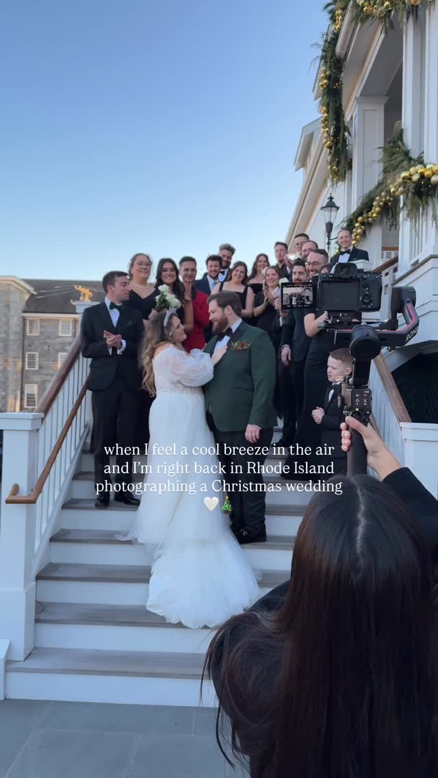 #christmas #holidaydecor #christmaswedding #weddinginspo #arizonaweddingphotographer #weddingphotographer #holidaywedding #weddingdecor