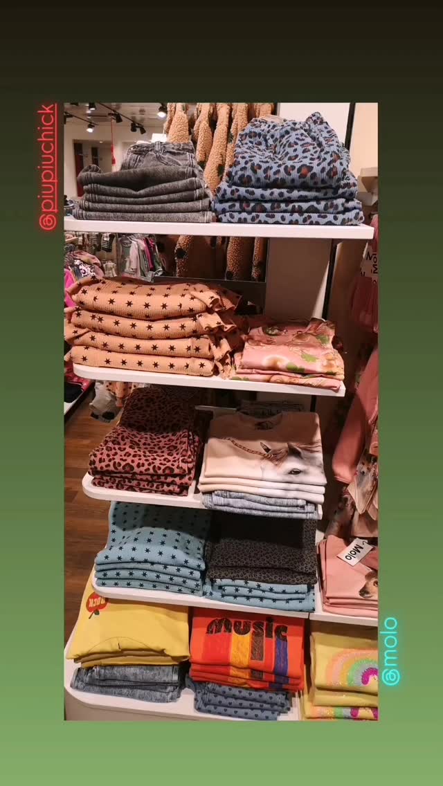 Muster und Brands mix ❤️🪅😊
@molo @piupiuchick @alweroshop.nl
#kindermode #kidsfashion #kinderkleider #berncity #bernshopping #mamablogger #shoplocal #baernermamis #kindermodeschweiz #supportsmallbusiness #swissfashionblogger #molo #piupiuchick #alwero