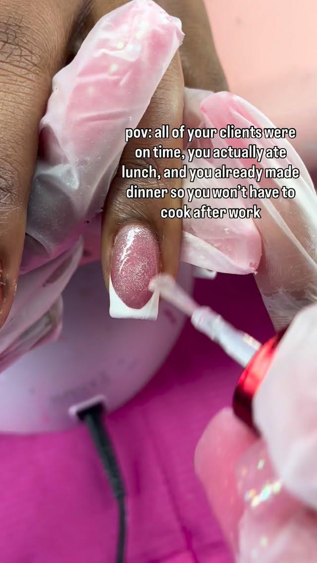 Sounds like a perfect day to me 😂🙌🏾
.
.
#nailtechhumor #funny #relatable #nailtechlife #nailtech #nailcontent #acrylicnails #explore