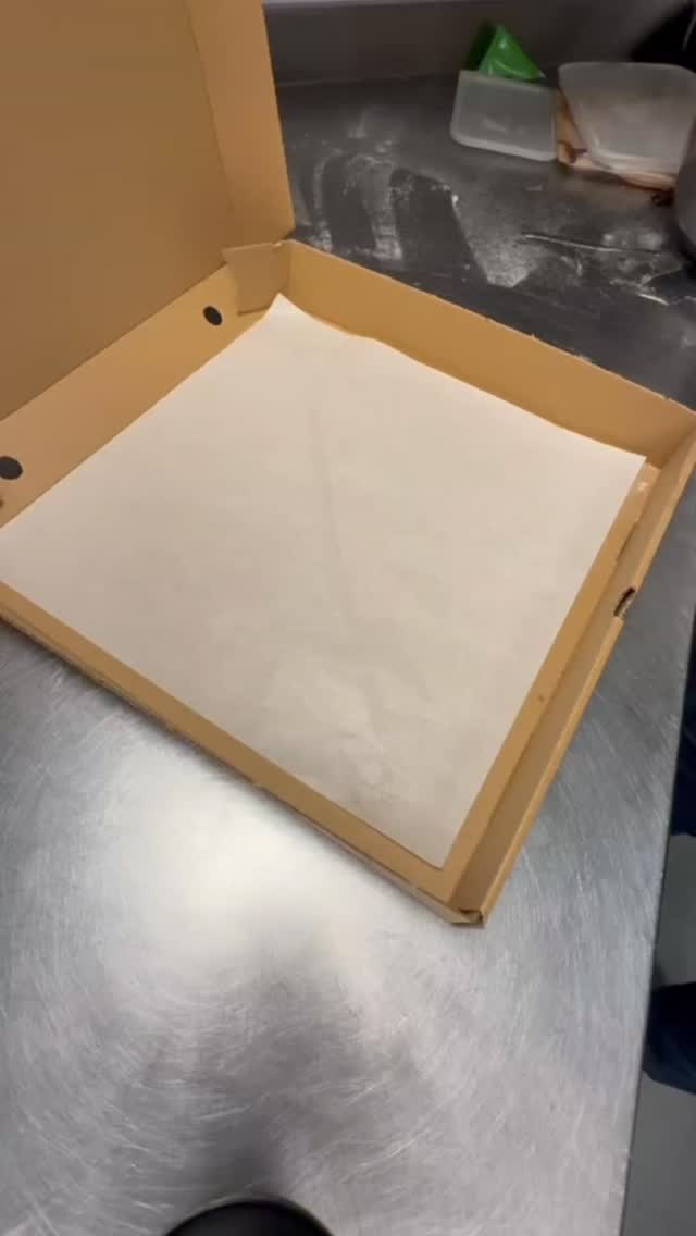 All your favourite flavours now on your doorstep if you want a cosy night in.
Find us on deliveroo and look for our offer there .
Buon appetito 🍕🍝
#pepperoni #eastsheenvillage #richmond #eastsheen #london #pizza #bohemerichmond #delicious #deliveroo #order