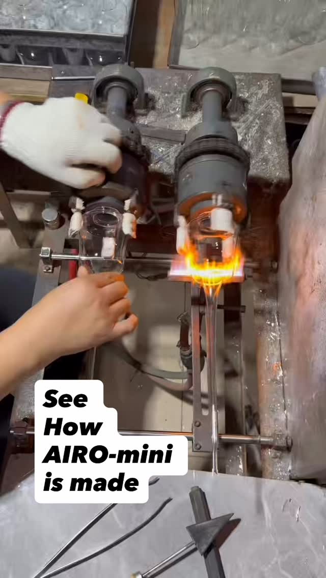 Behind the scenes: se how AIROmini is made in the factory. #simplelabexperience #airomini #airominimagicteabrewer #hkdesign #simplelab #tea #coffee #airominiblack